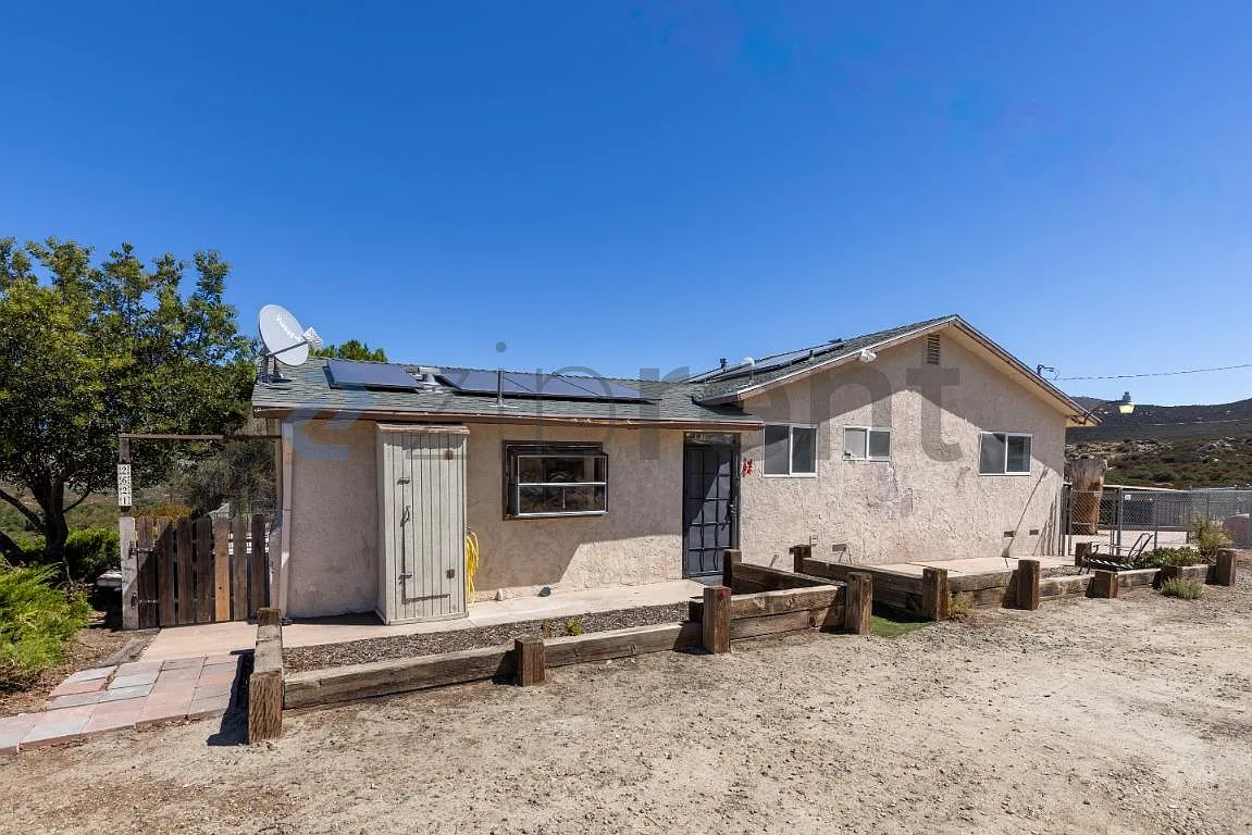 4 bed, 1600 sqft, $3,400 — Photo 1