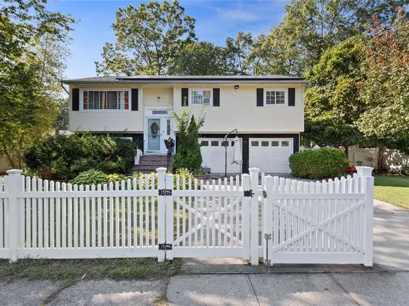 74 Ulster Avenue, West Babylon, NY 11704