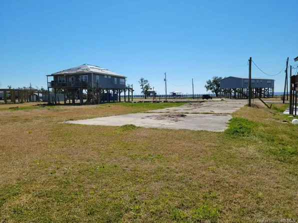 3664 S View Dr, Lake Charles, LA 70605
