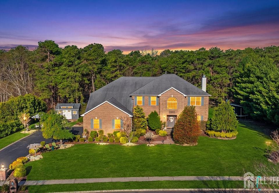 1st image of 2 Butternut Ln