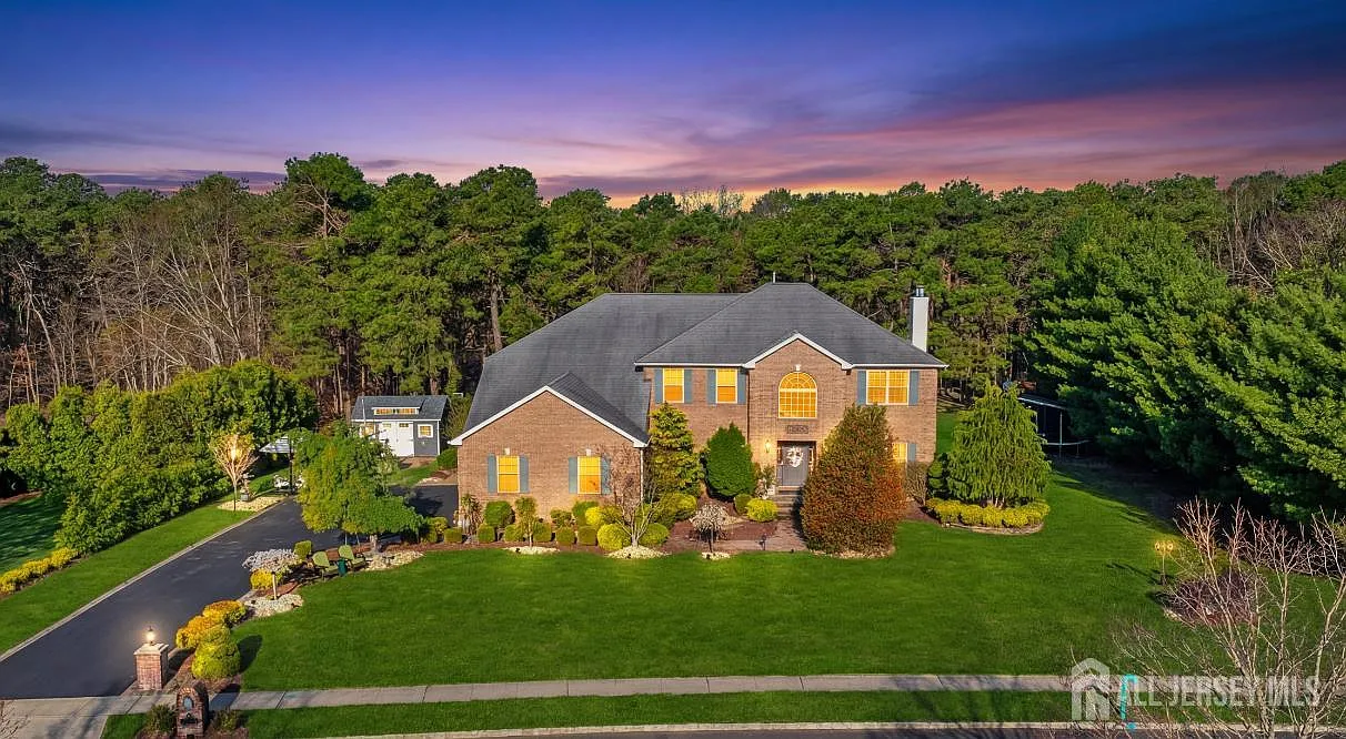 2 Butternut Ln photo 1