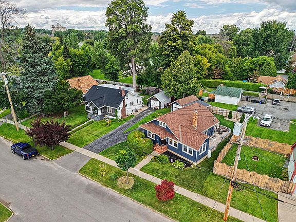 2nd image of 4 Oliver Ct