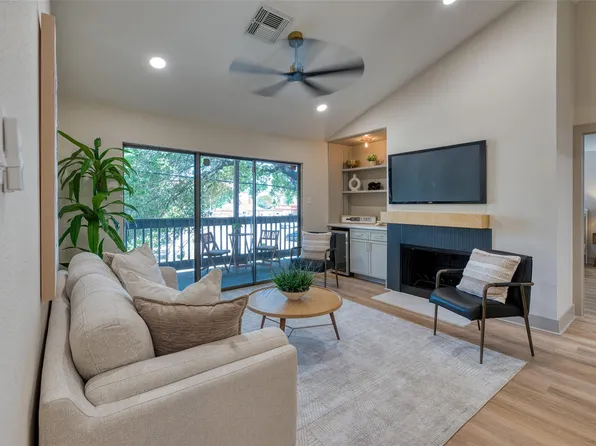 2829 Timmons Ln APT 120, Houston, TX 77027