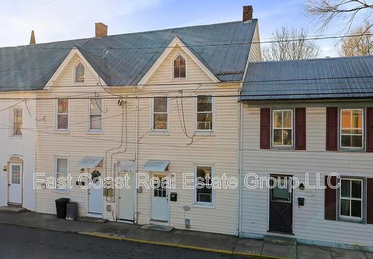 218 N College St — Photo 4