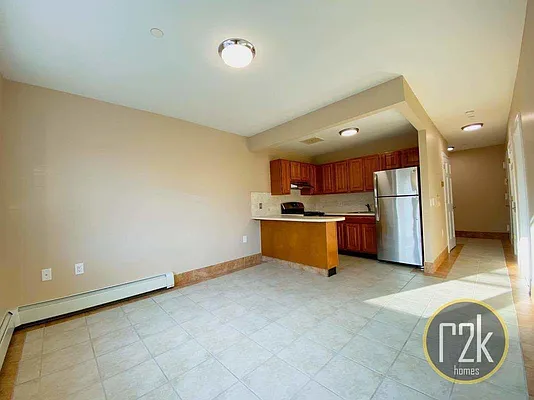 Rented by Realty 2000 Corp | media 1