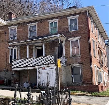 4th image of 401 E Main St