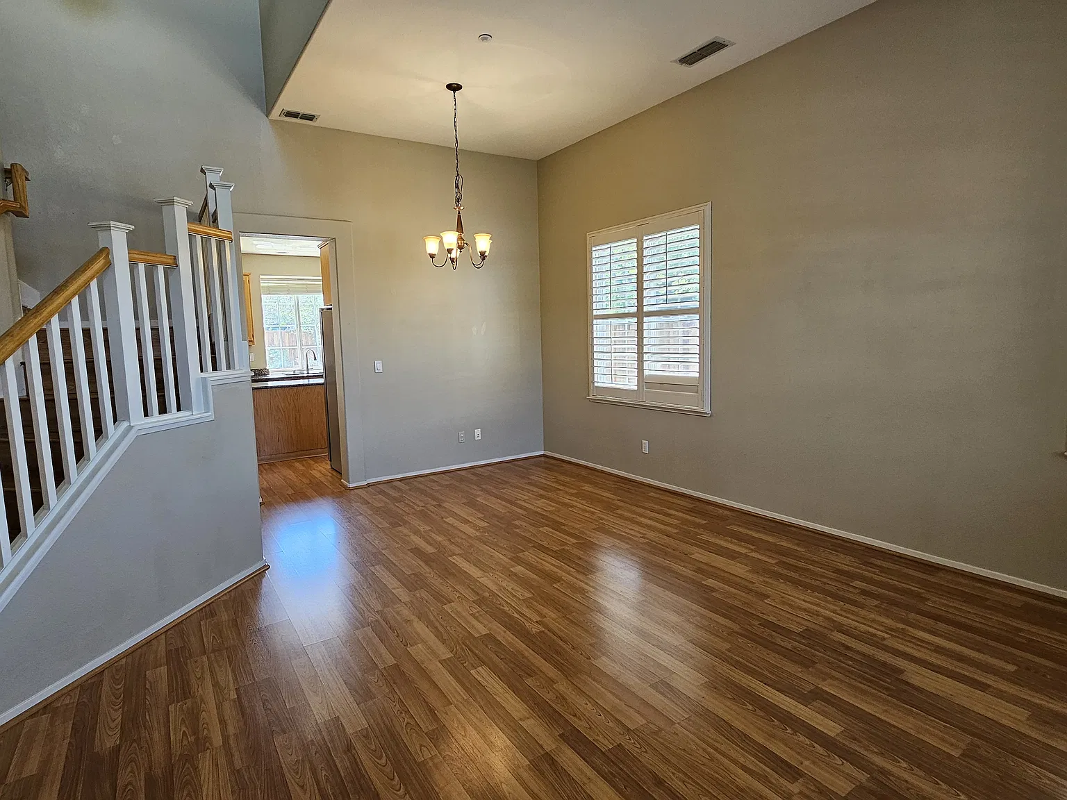 4 bed, 2189 sqft, $3,490 — Photo 4