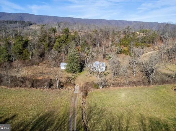 2487 Sperrys Run Rd, Rio, WV 26755