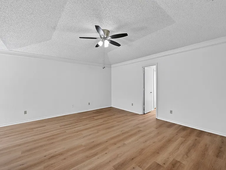 4018 Saint Christopher Ln — Photo 14