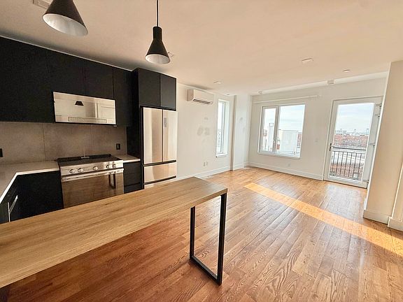 5th image of 1802 Ocean Ave #D