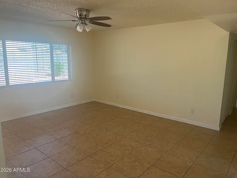 6502 W Mercer Ln — Photo 6
