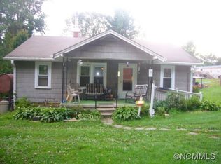 510 East St, Candler, NC 28715