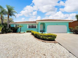 923 Golf Island Dr, Apollo Beach, FL 33572