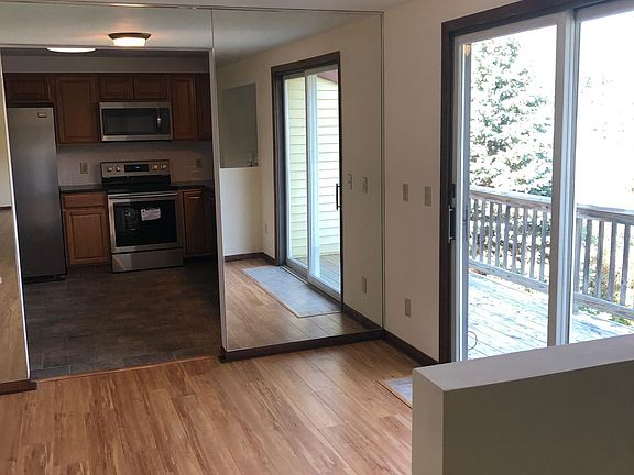 4th image of 3832 Pembrooke Ln