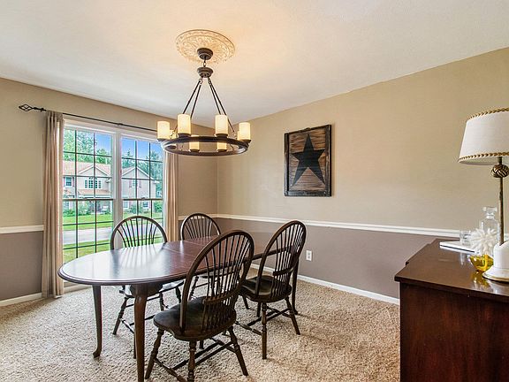 5th image of 60545 Woodstock Dr