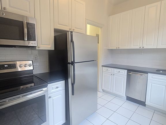3rd image of 509 Cathedral Pkwy #3D