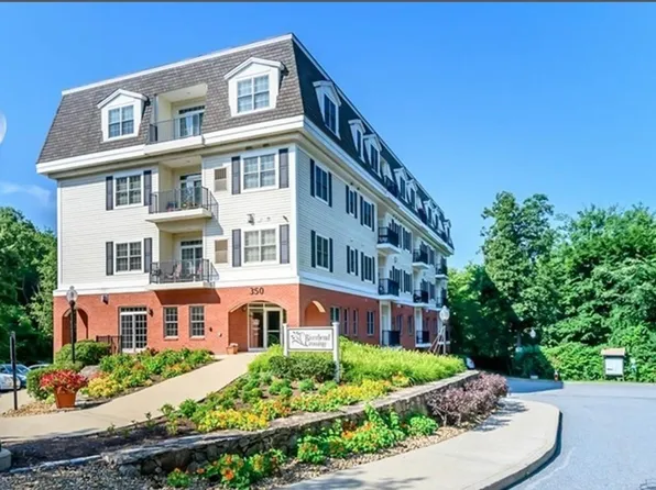 350 Greene St Unit 403, North Andover, MA 01845