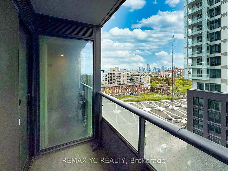 19 Western Battery Rd #801 — Photo 11