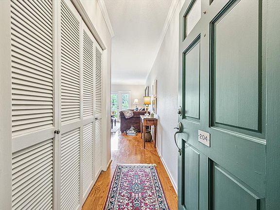 2nd image of 2238 S Piney Point Rd APT 204