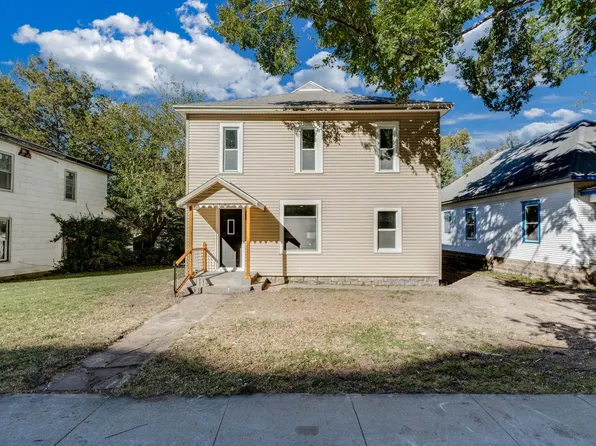 320 E 7th St, Newton, KS 67114