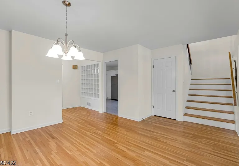 10 Shelley Pl — Photo 16