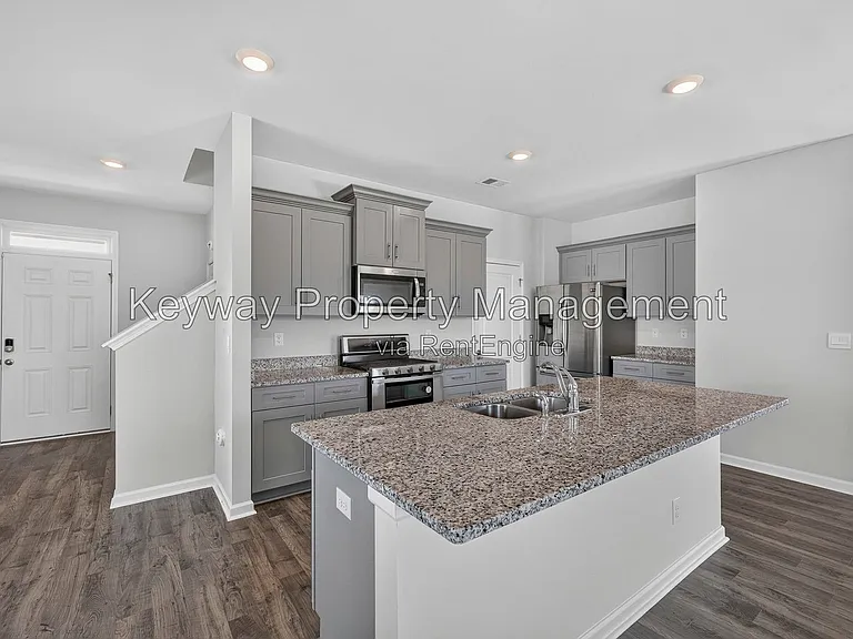 411 Shipwreck Dr — Photo 5
