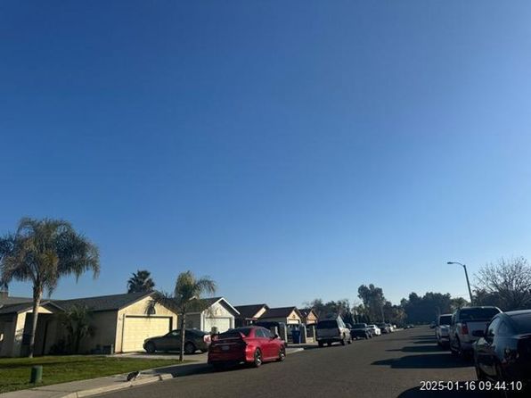 13746 Walker St, Armona, CA 93202