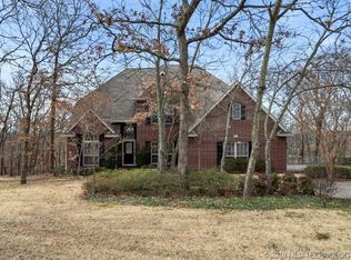 808 Hunters Point, Catoosa, OK 74015