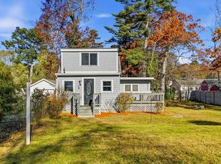 8 Pinehurst Ave, Pembroke, MA 02359