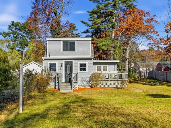 8 Pinehurst Ave, Pembroke, MA 02359