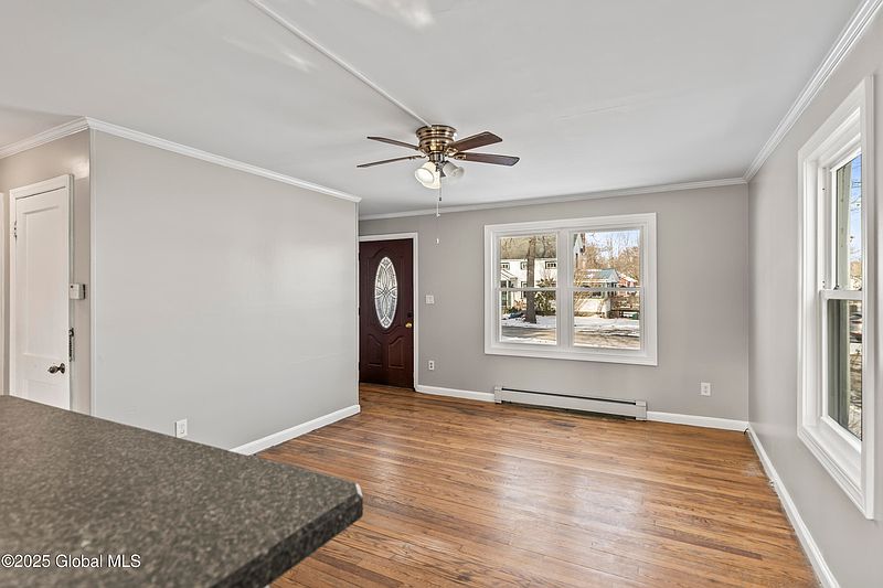 4th image of 25 Bacon Lane