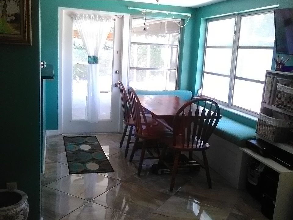 Custom breakfast nook 