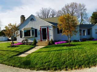 18 Saint George St, West Warwick, RI 02893