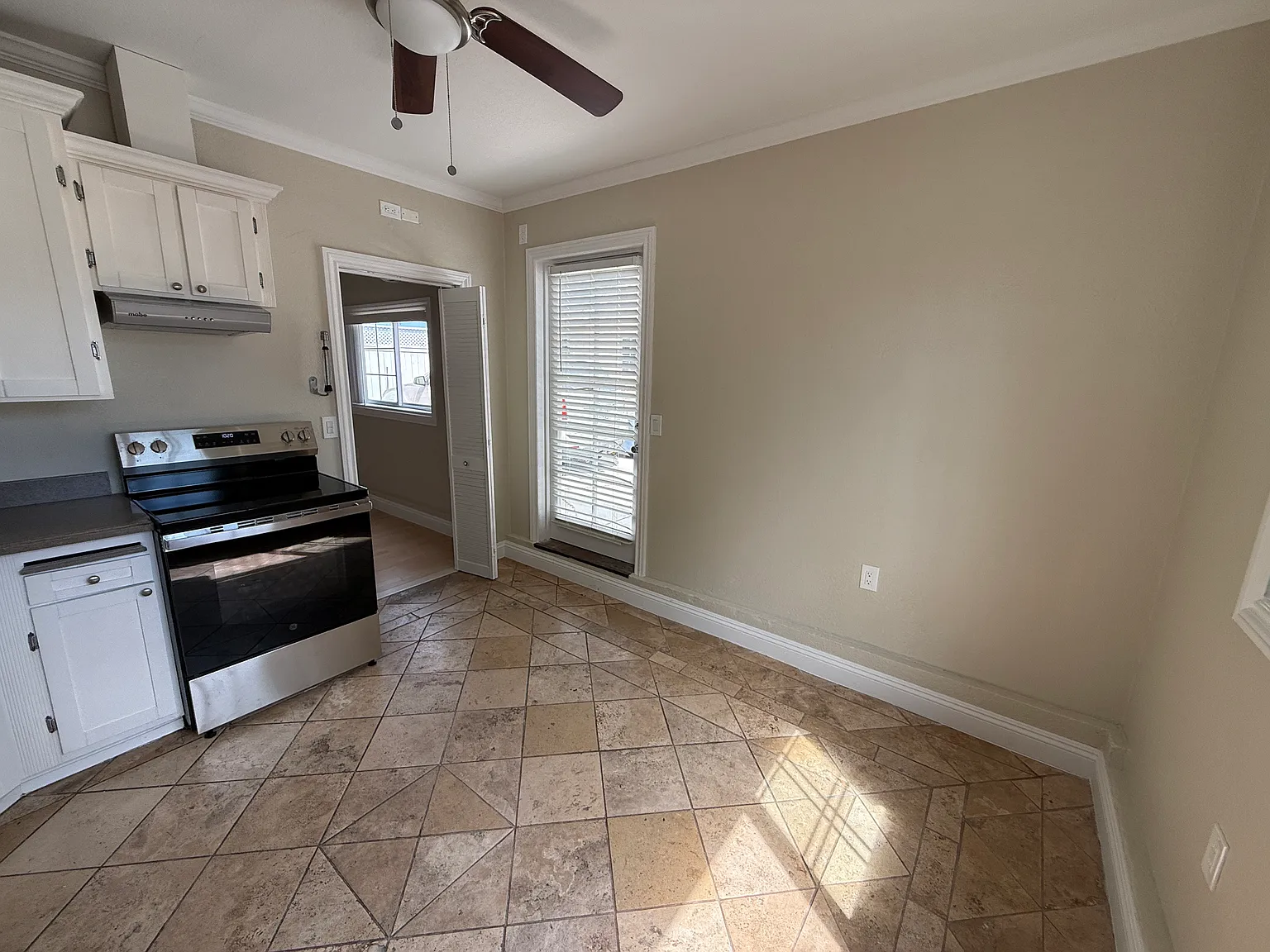 Meadowbrook Dr, San Diego — Photo 2