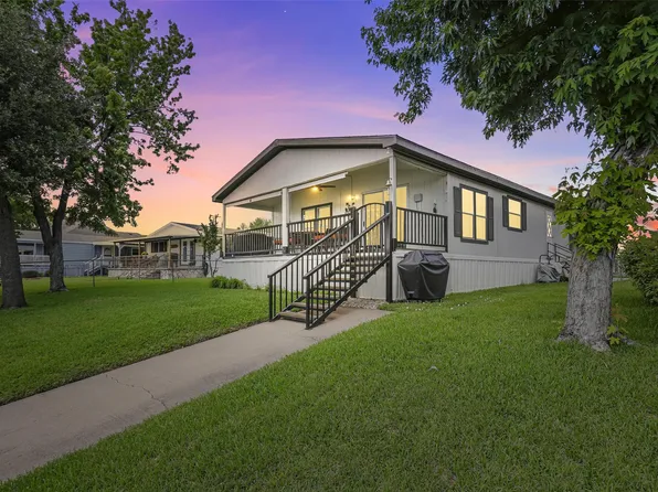 4020 Lands End Ct, Granbury, TX 76048