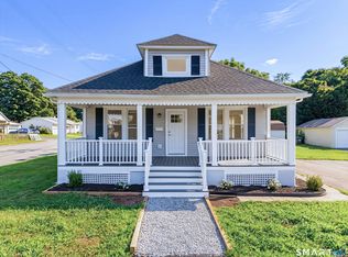 21 Edward Ave, Norwich, CT 06360