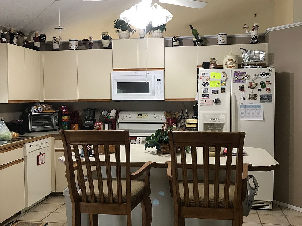 1st image of 912 Jamestown Dr