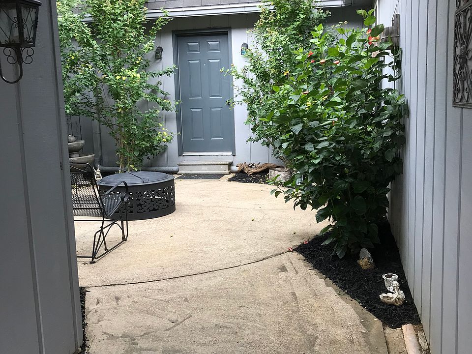 1st image of 4533 Pine Dr