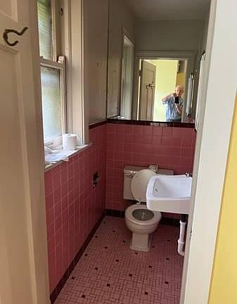 4th image of 5500 N Lakewood Ave #2