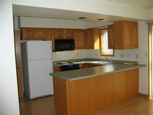 607 N Lake Ave — Photo 2