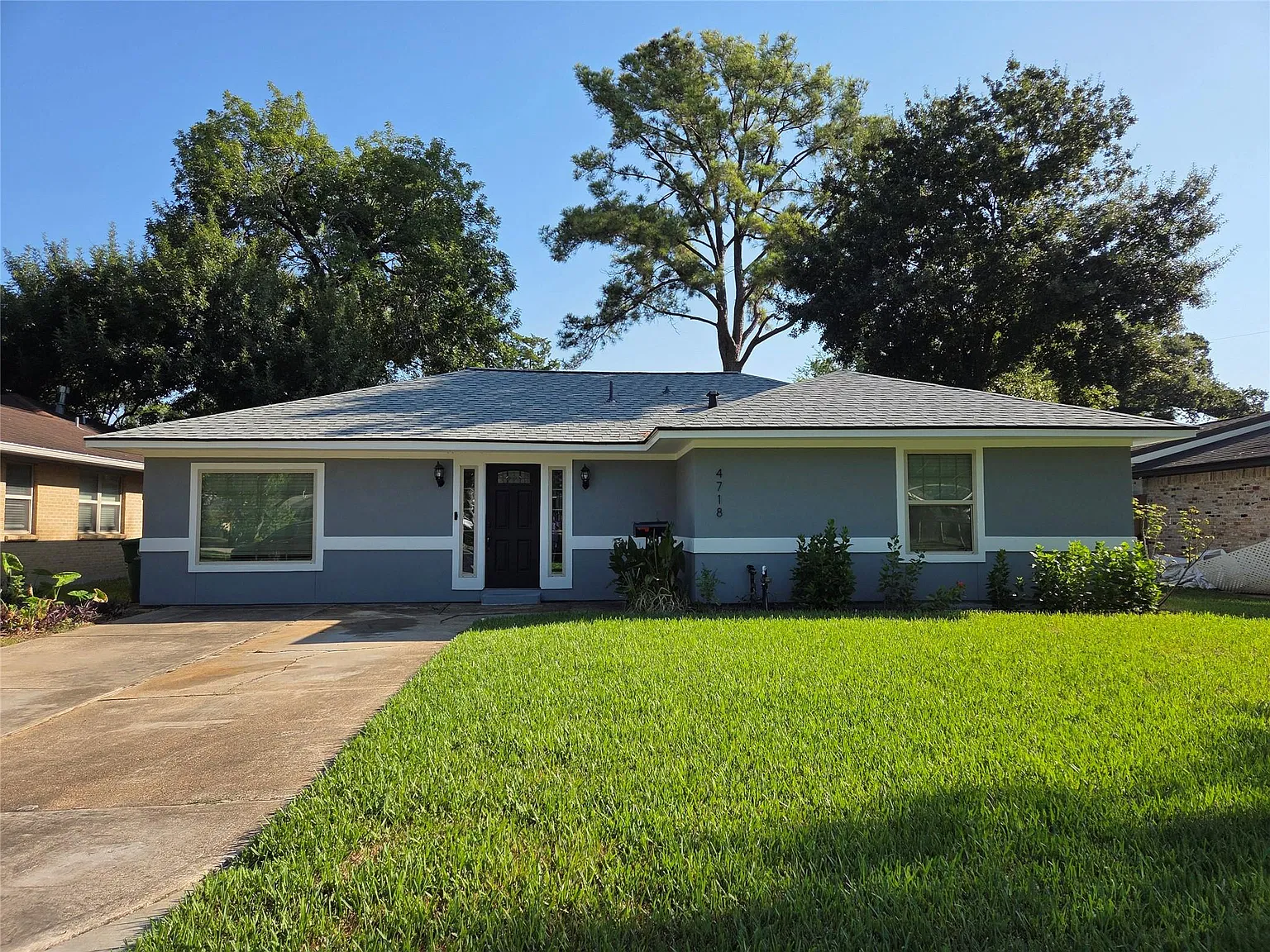 3 bed, 2.0 bath, 1860 sqft, $2,600 — Photo 1