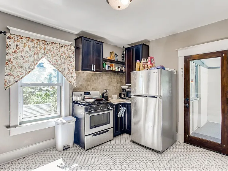 237 Coffman St #B — Photo 3