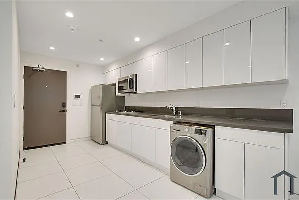 2 bed, $4,300 — Photo 3