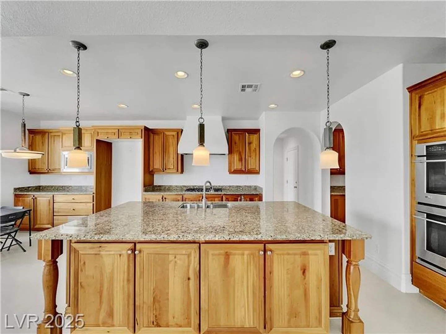 golf view, balcony , 5 bed room plus den and loft — Photo 4