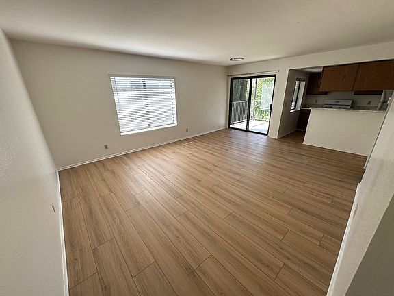 3rd image of 525-529 Acacia Rd #D