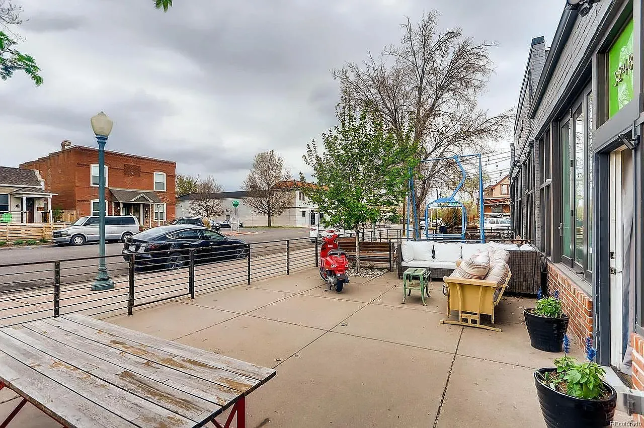 3248 N Williams St — Photo 3