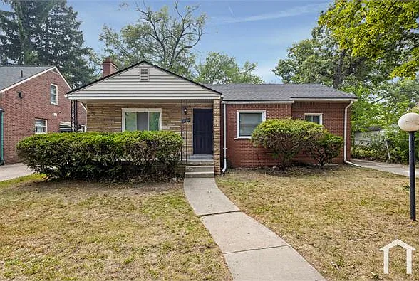 3 bed, 1250 sqft, $1,300 — Photo 1