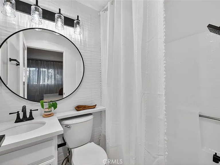 2500 Abbot Kinney Blvd #9 — Photo 15