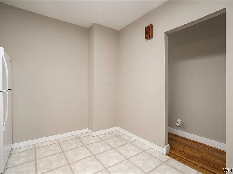 825 Forest Ave #1 — Photo 9