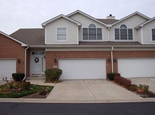 14564 Club Circle Dr, Oak Forest, IL 60452